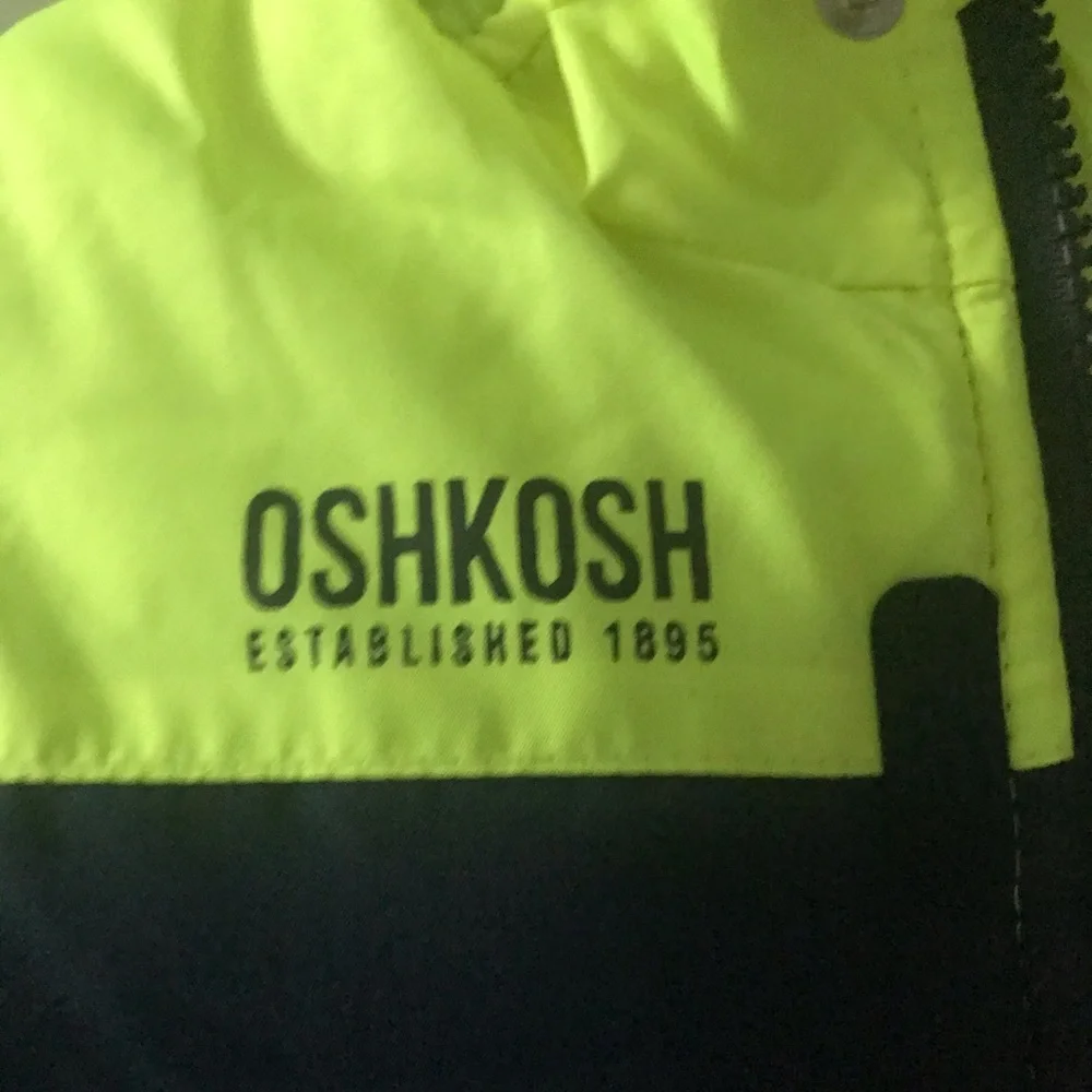 NWOT Oshkosh bgosh 2 piece snow suit size 12 month